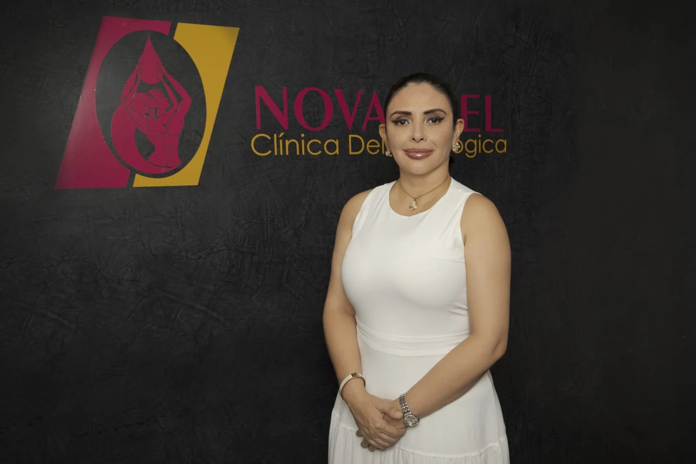 Dra. Ivonne Figueroa en Novapeel Clínica Dermatológica